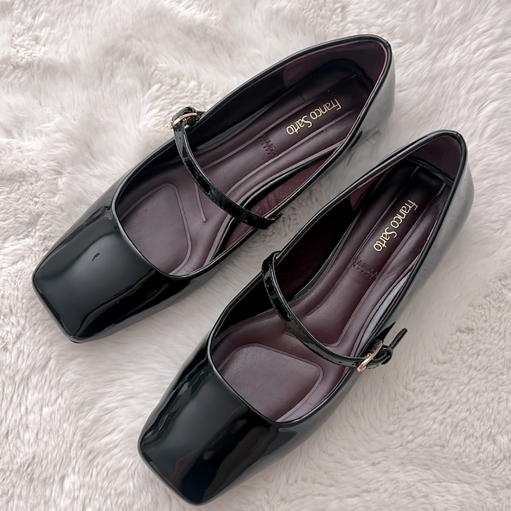 Black patent leather flats